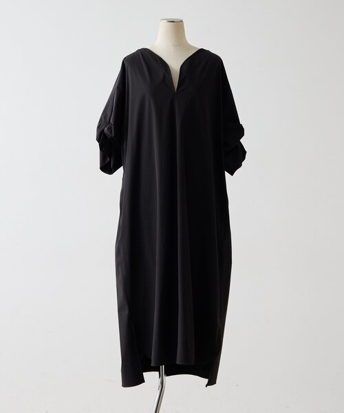 ear PAPILLONNER(イアパピヨネ)の「ハートネック袖タックワンピース【SUM1 STYLE】(ワンピース・レディース・ライトベージュ/ブラック・FREE)」の20枚目の写真