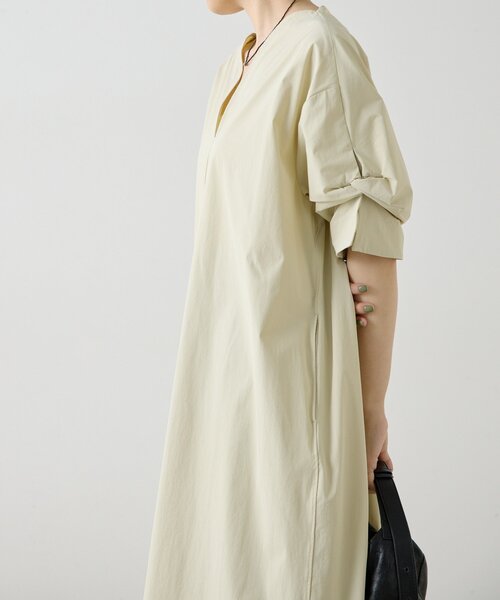 ear PAPILLONNER(イアパピヨネ)の「ハートネック袖タックワンピース【SUM1 STYLE】(ワンピース・レディース・ライトベージュ/ブラック・FREE)」の6枚目の写真