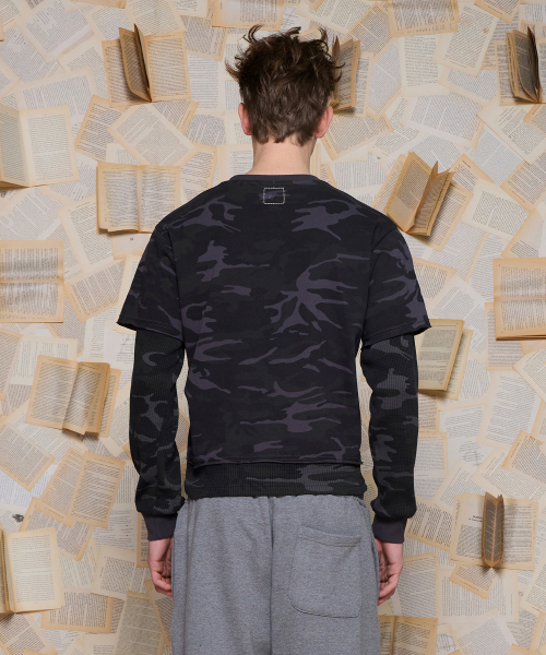 UNALLOYED(アナロイド)の「レイヤードスリーブカモTシャツ / チャコール(Tシャツ/カットソー・メンズ・その他・SMALL/MEDIUM)」の3枚目の写真