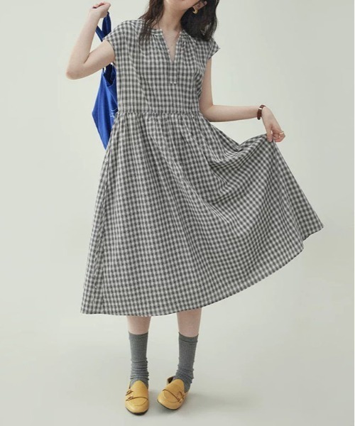 ＆soiree（アンドソワレ）の「チェック柄Vネックフレアノースリーブワンピース（ワンピース・レディース・ブラック・X-LARGE/LARGE/MEDIUM）」の4枚目の写真