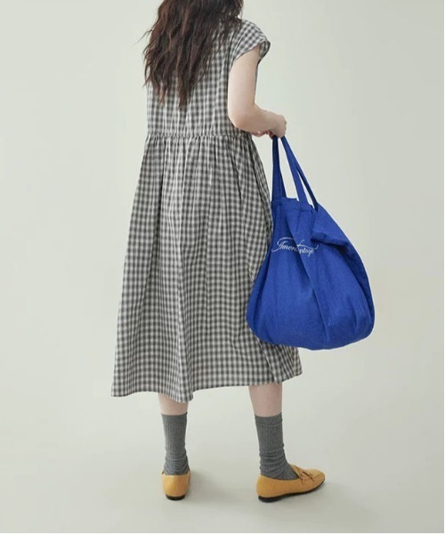 ＆soiree（アンドソワレ）の「チェック柄Vネックフレアノースリーブワンピース（ワンピース・レディース・ブラック・X-LARGE/LARGE/MEDIUM）」の6枚目の写真