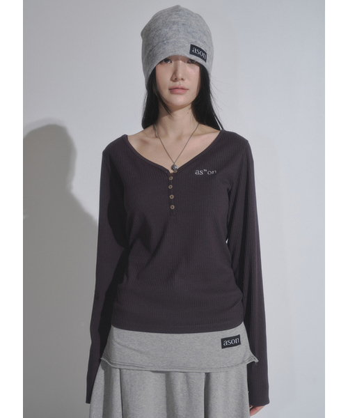 ASON(アズオン)の「WISH RIBBED BUTTON TEE / CHARCOAL(Tシャツ/カットソー・レディース・その他・FREE)」の1枚目の写真