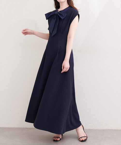natural couture(ナチュラルクチュール)の「リボン付きノースリワンピース(ワンピース・レディース・ブルー系その他/オフホワイト/ネイビー/ブラック・FREE)」の4枚目の写真