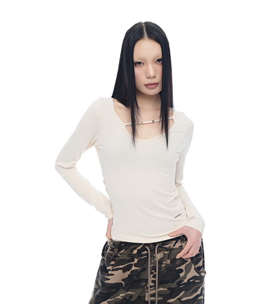 HALF DEVIL US(ハーフデビルアス)の「VネックストラップシャーリングTシャツ_ピーチ(Tシャツ/カットソー・レディース・その他・FREE)」の1枚目の写真