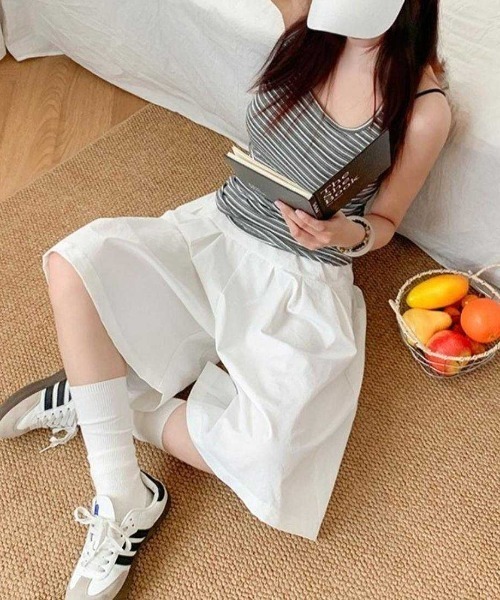 Forcement(フォースメント)の「ふんわり広がって軽やかに履ける、大人カジュアルキュロット。(その他パンツ・レディース・ホワイト/ネイビー・FREE)」の13枚目の写真