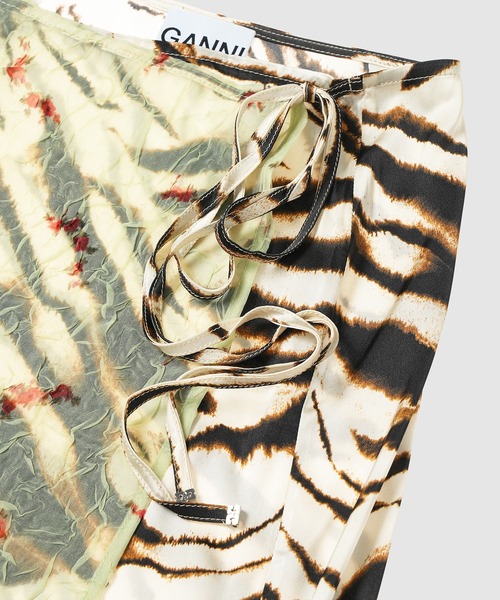 GANNI(ガニー)の「Shibori Organza/Printed Stretch Satin Skirt(スカート・レディース・その他・36/38)」の4枚目の写真