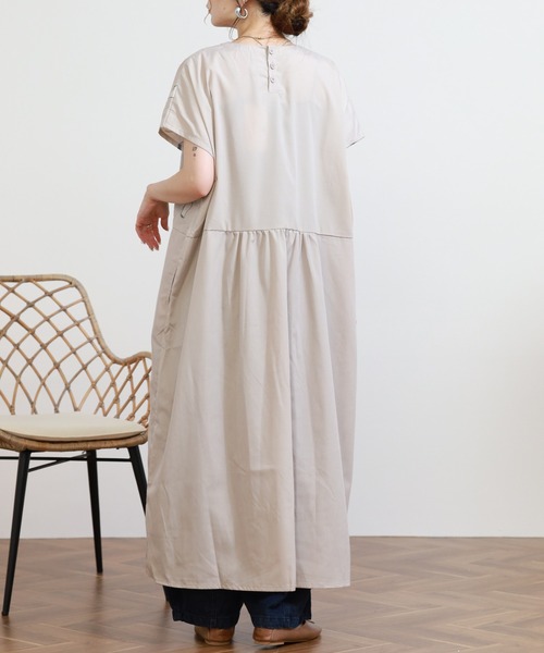 Emago(イマゴ)の「EMAGO いろんな帽子刺繍ワンピース 半袖(ワンピース・レディース・ベージュ/ネイビー・FREE)」の12枚目の写真