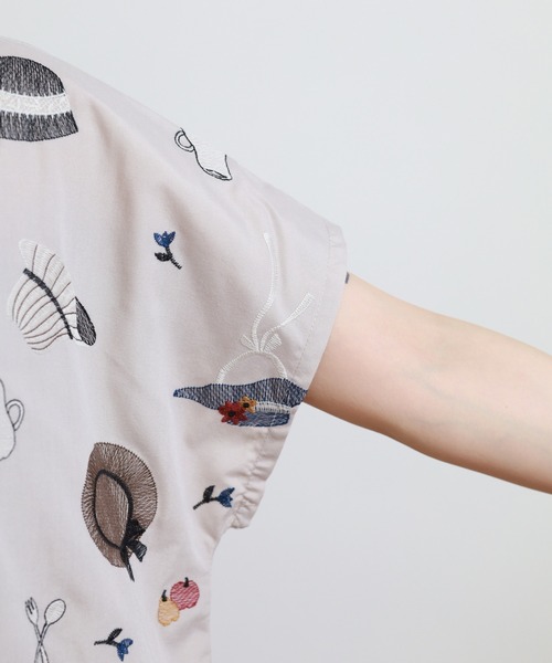 Emago(イマゴ)の「EMAGO いろんな帽子刺繍ワンピース 半袖(ワンピース・レディース・ベージュ/ネイビー・FREE)」の16枚目の写真