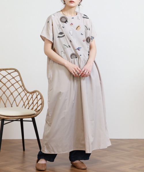 Emago(イマゴ)の「EMAGO いろんな帽子刺繍ワンピース 半袖(ワンピース・レディース・ベージュ/ネイビー・FREE)」の5枚目の写真