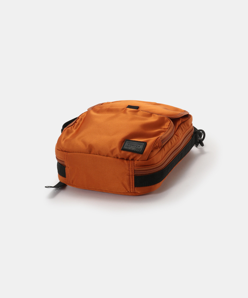 PORTER(ポーター)の「PORTER x VAGUE WATCH CO. Watchman Shoulders Orange(ショルダーバッグ・レディース・オレンジ・FREE)」の6枚目の写真