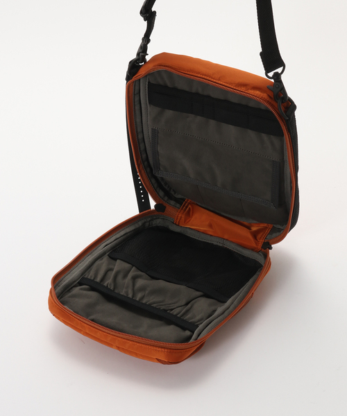 PORTER(ポーター)の「PORTER x VAGUE WATCH CO. Watchman Shoulders Orange(ショルダーバッグ・レディース・オレンジ・FREE)」の7枚目の写真