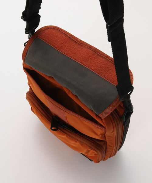 PORTER(ポーター)の「PORTER x VAGUE WATCH CO. Watchman Shoulders Orange(ショルダーバッグ・レディース・オレンジ・FREE)」の10枚目の写真