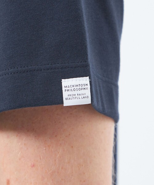 MACKINTOSH PHILOSOPHY(マッキントッシュ フィロソフィー)の「【WEB&一部店舗限定】クルーネックロゴTシャツ 度詰め天竺(Tシャツ/カットソー・メンズ・ブラック/ホワイト/ダークネイビー・38/40)」の11枚目の写真