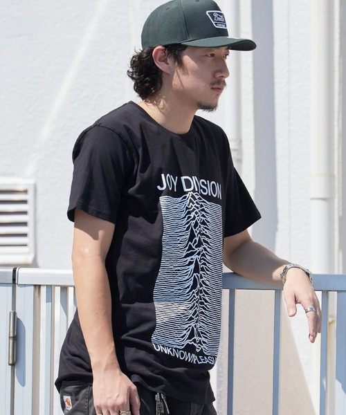 ROOPTOKYO(ループトウキョウ)の「Joy Division/ジョイ・ディヴィジョン Unknown Pleasures - Tee バンドTシャツ プリントTシャツ 半袖 クルーネック ロック ストリート メンズ レディース 秋 秋服 2026年秋冬(Tシャツ/カットソー・メンズ・ブラック・S/M/L/XL)」の4枚目の写真