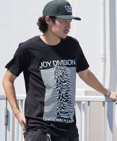 ROOPTOKYO(ループトウキョウ)の「Joy Division/ジョイ・ディヴィジョン Unknown Pleasures - Tee バンドTシャツ プリントTシャツ 半袖 クルーネック ロック ストリート メンズ レディース 秋 秋服 2026年秋冬(Tシャツ/カットソー・メンズ・ブラック・S/M/L/XL)」の2枚目の写真
