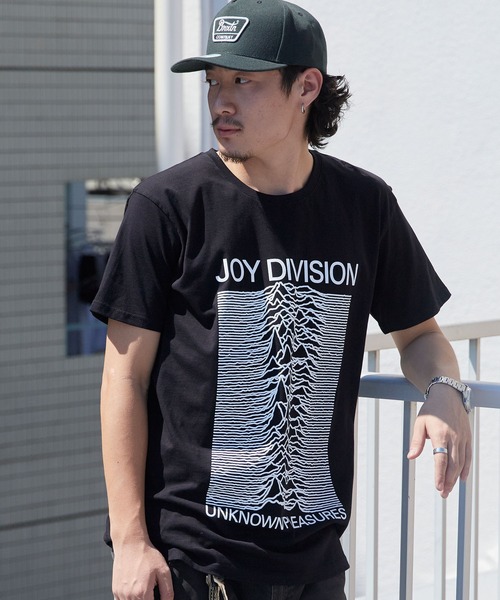 ROOPTOKYO(ループトウキョウ)の「Joy Division/ジョイ・ディヴィジョン Unknown Pleasures - Tee バンドTシャツ プリントTシャツ 半袖 クルーネック ロック ストリート メンズ レディース 秋 秋服 2026年秋冬(Tシャツ/カットソー・メンズ・ブラック・S/M/L/XL)」の3枚目の写真