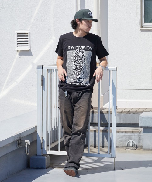 ROOPTOKYO(ループトウキョウ)の「Joy Division/ジョイ・ディヴィジョン Unknown Pleasures - Tee バンドTシャツ プリントTシャツ 半袖 クルーネック ロック ストリート メンズ レディース 秋 秋服 2026年秋冬(Tシャツ/カットソー・メンズ・ブラック・S/M/L/XL)」の6枚目の写真