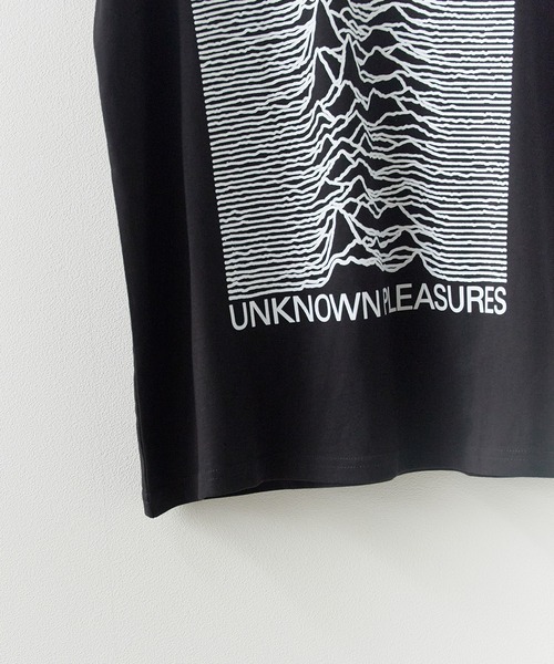 ROOPTOKYO(ループトウキョウ)の「Joy Division/ジョイ・ディヴィジョン Unknown Pleasures - Tee バンドTシャツ プリントTシャツ 半袖 クルーネック ロック ストリート メンズ レディース 秋 秋服 2026年秋冬(Tシャツ/カットソー・メンズ・ブラック・S/M/L/XL)」の15枚目の写真