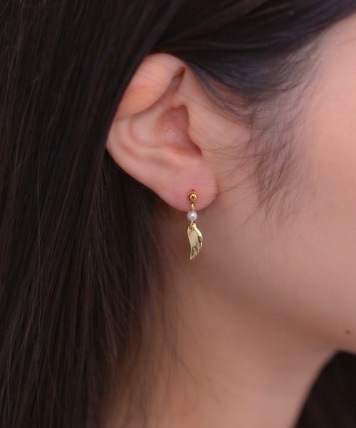 Peony(ピオニー)の「【Peony/ピオニー】パール&ドロップ羽ピアス(ピアス(両耳用)・レディース・ゴールド/シルバー・FREE)」の6枚目の写真