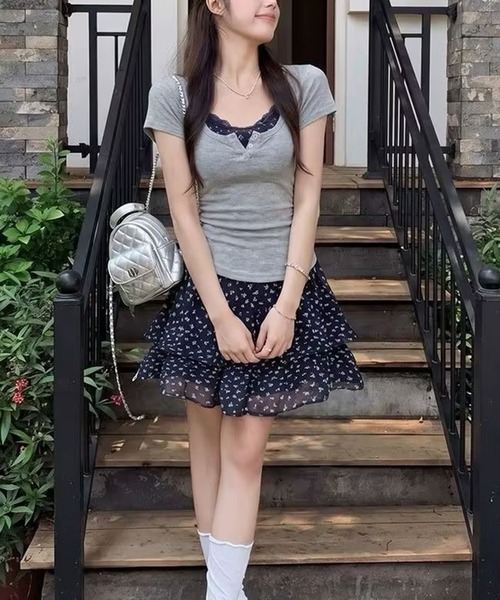AsheKsha（アシクシャ）の「小花柄キャミソール＋U ネック半袖 本物 2 点セット（セットアップ・レディース・グレー・F）」の12枚目の写真