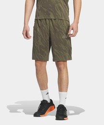 テック エッセンシャルズ クール タッチ レギュラーフィット カモ AOP 9インチ ショーツ / ハーフパンツ / アディダス adidas