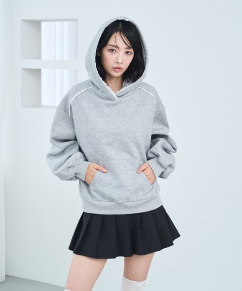 Lallana（ララーナ）の「Cherie de Lallana lace hoodie/シェリードゥララーナ レースフーディー（パーカー・レディース・アイボリー/グレー/ベビーピンク・FREE）」の6枚目の写真