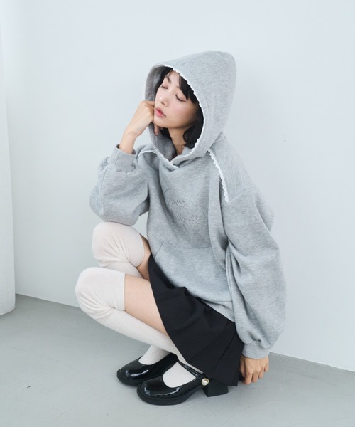 Lallana（ララーナ）の「Cherie de Lallana lace hoodie/シェリードゥララーナ レースフーディー（パーカー・レディース・アイボリー/グレー/ベビーピンク・FREE）」の8枚目の写真