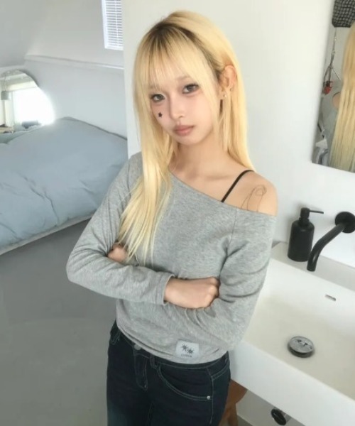 COIRIS（コイリス）の「◇COIRIS◇ブランド直輸入正規品/リブ オフショルダー ラグラン長袖Tシャツ Rib Off-Shoulder Raglan Long Sleeve Tee（Tシャツ/カットソー・レディース・ホワイト/グレー/ブラック・FREE）」の13枚目の写真