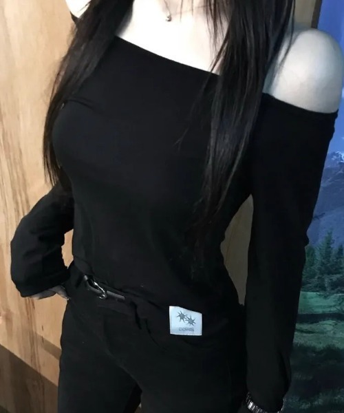 COIRIS（コイリス）の「◇COIRIS◇ブランド直輸入正規品/リブ オフショルダー ラグラン長袖Tシャツ Rib Off-Shoulder Raglan Long Sleeve Tee（Tシャツ/カットソー・レディース・ホワイト/グレー/ブラック・FREE）」の10枚目の写真