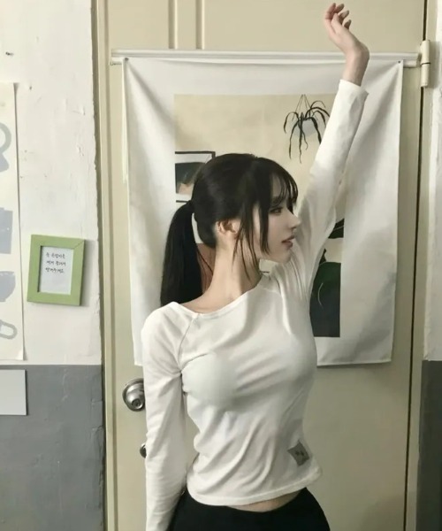 COIRIS（コイリス）の「◇COIRIS◇ブランド直輸入正規品/リブ オフショルダー ラグラン長袖Tシャツ Rib Off-Shoulder Raglan Long Sleeve Tee（Tシャツ/カットソー・レディース・ホワイト/グレー/ブラック・FREE）」の6枚目の写真
