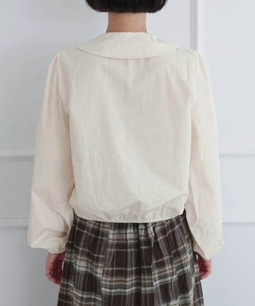 by muni:r(バイ ムニール)の「ラブリービッグカラーボタンパフブラウス/2026 AW COLLECTION(シャツ/ブラウス・レディース・ミント/アイボリー・FREE)」の18枚目の写真