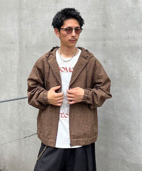 CIAOPANIC(チャオパニック)の「シアサッカーチェックフードブルゾン(パーカー・メンズ・ネイビー/ブラウン・LARGE/MEDIUM)」の10枚目の写真