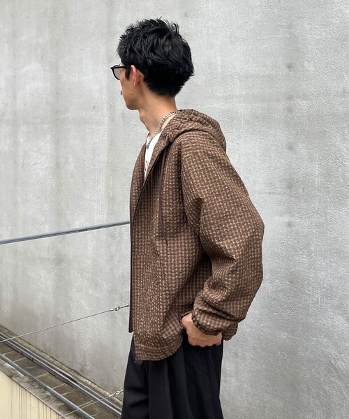 CIAOPANIC(チャオパニック)の「シアサッカーチェックフードブルゾン(パーカー・メンズ・ネイビー/ブラウン・LARGE/MEDIUM)」の12枚目の写真