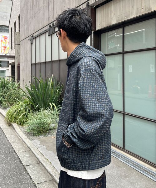 CIAOPANIC(チャオパニック)の「シアサッカーチェックフードブルゾン(パーカー・メンズ・ネイビー/ブラウン・LARGE/MEDIUM)」の18枚目の写真