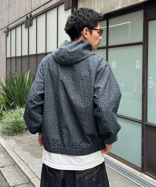 CIAOPANIC(チャオパニック)の「シアサッカーチェックフードブルゾン(パーカー・メンズ・ネイビー/ブラウン・LARGE/MEDIUM)」の19枚目の写真