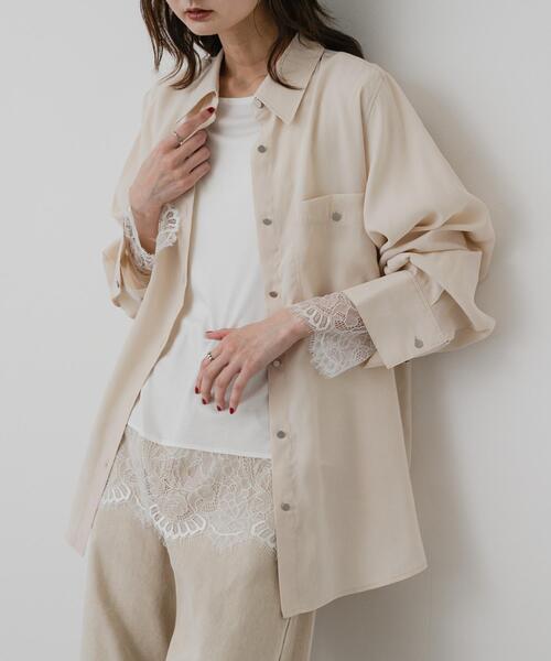 SENSE OF PLACE by URBAN RESEARCH(センスオブプレイスバイアーバンリサーチ)の「保湿レースヘムレイヤードカットソー(Tシャツ/カットソー・レディース・オフホワイト/グレー/ブラック・ONE)」の2枚目の写真