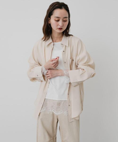 SENSE OF PLACE by URBAN RESEARCH(センスオブプレイスバイアーバンリサーチ)の「保湿レースヘムレイヤードカットソー(Tシャツ/カットソー・レディース・オフホワイト/グレー/ブラック・ONE)」の6枚目の写真
