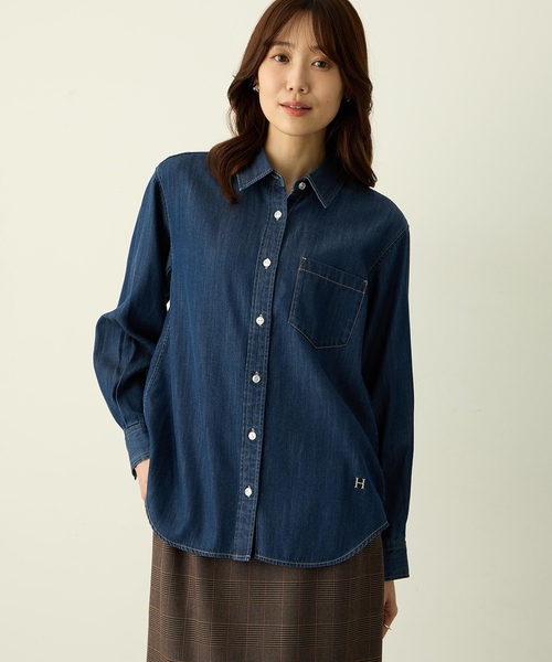 Petit Honfleur(プチオンフルール)の「レギュラーカラーデニムシャツ(シャツ/ブラウス・レディース・ネイビー/ブルー・9号/11号/13号)」の9枚目の写真