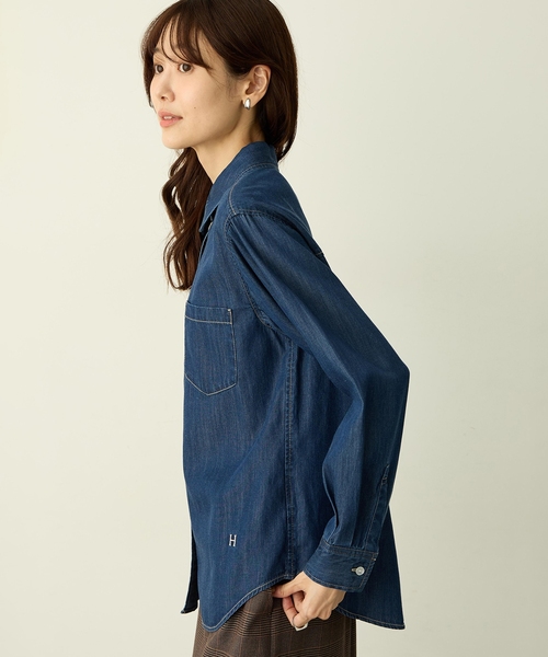 Petit Honfleur(プチオンフルール)の「レギュラーカラーデニムシャツ(シャツ/ブラウス・レディース・ネイビー/ブルー・9号/11号/13号)」の11枚目の写真