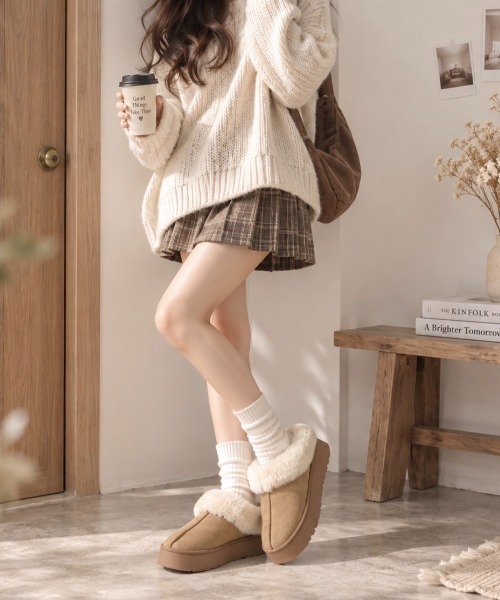 Dolce Fiora(ドルチェフィオラ)の「厚底もこもこムートンショートブーツ(ブーツ・レディース・ベージュ/アイボリー/ピンク・24.5cm/24.0cm)」の6枚目の写真