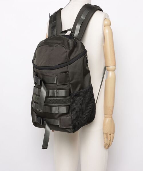 Carhartt WIP(カーハートダブリューアイピー)の「Prescott Backpack(バックパック/リュック・メンズ・グリーン系その他3/ブラック・FREE)」の3枚目の写真