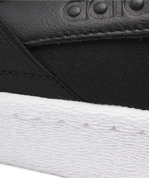 adidas（アディダス）の「adidas Originals/アディダス オリジナルス SuperStar Slip On/スーパースター スリッポン（スリッポン・レディース・ブラック/ホワイト・23.5㎝/25.0cm/24.5cm/24.0cm/23.0cm/22.5cm/26.5cm/27.0cm/28.0cm/27.5cm/26.0cm/25.5cm）」の5枚目の写真