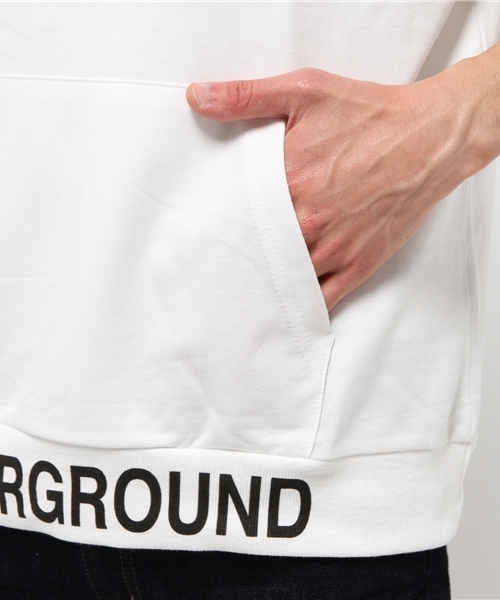 VENCEEXCHANGE（ヴァンスエクスチェンジ）の「ミニ裏毛ロゴプリント BIGパーカー（パーカー・メンズ・ブラック/オフホワイト/グレー・LARGE/MEDIUM）」の4枚目の写真