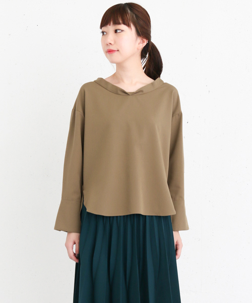 KBF+（ケービーエフプラス）の「KBF+ ワイドカフスブラウス（シャツ/ブラウス・レディース・キャメル/ネイビー/ブラック・ONE）」の4枚目の写真