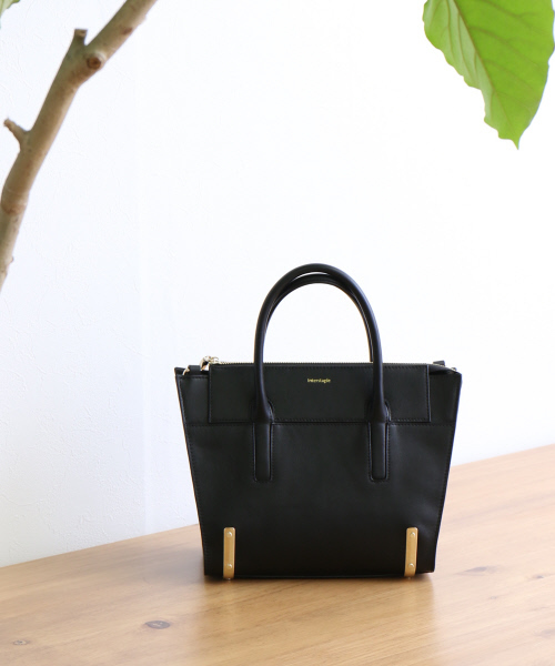 interstaple(インターステイプル)の「Kylie/トラペーズジップミニトート(トートバッグ・レディース・ブラック/ライトグレー/キャメル/ブルー・FREE)」の1枚目の写真