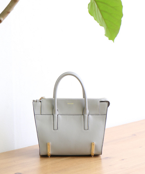 interstaple(インターステイプル)の「Kylie/トラペーズジップミニトート(トートバッグ・レディース・ブラック/ライトグレー/キャメル/ブルー・FREE)」の5枚目の写真