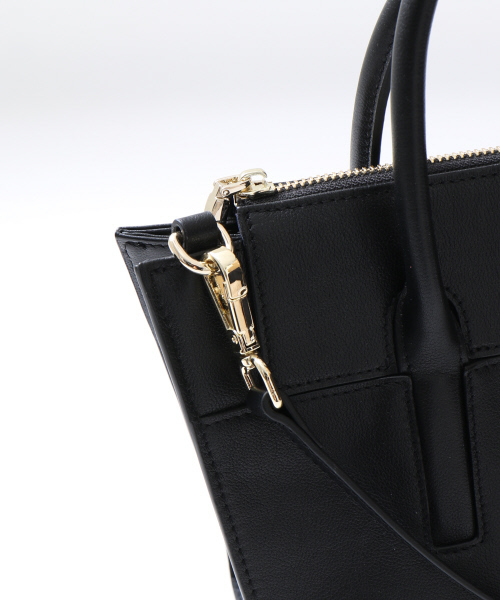 interstaple(インターステイプル)の「Kylie/トラペーズジップミニトート(トートバッグ・レディース・ブラック/ライトグレー/キャメル/ブルー・FREE)」の11枚目の写真