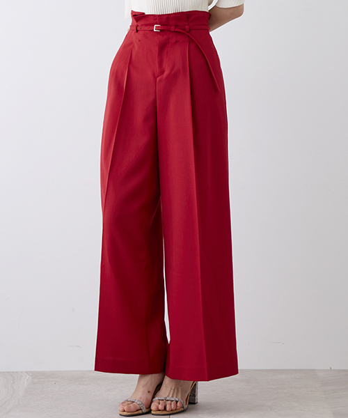 UNITED TOKYO（ユナイテッドトウキョウ）の「ワンタックストレートワイドパンツ（スラックス・レディース・レッド/ベージュ/ネイビー/ブルー・1）」の4枚目の写真