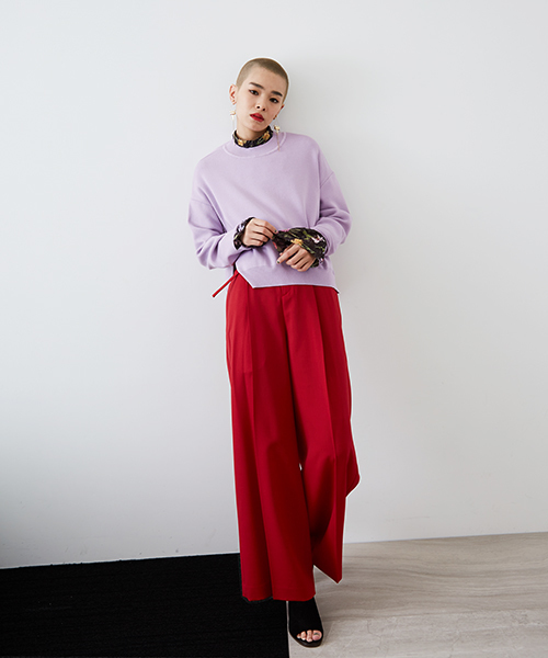 UNITED TOKYO（ユナイテッドトウキョウ）の「ワンタックストレートワイドパンツ（スラックス・レディース・レッド/ベージュ/ネイビー/ブルー・1）」の18枚目の写真