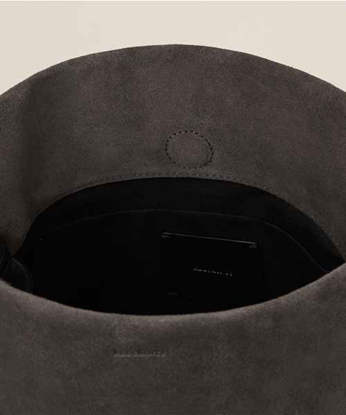 ALLSAINTS（オールセインツ）の「FREEDOM HOBO SLOUCHY（ショルダーバッグ・レディース・グレー/キャメル・ONE SIZE）」の13枚目の写真